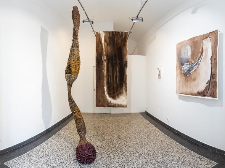 Marie Ladrov�: Materia