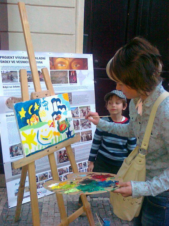 Painting of a picture for the children of Kargyak